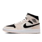 Nike Jordan女鞋”Barely Orange”減震防滑 中幫復古籃球鞋 黑白米#時尚必備#